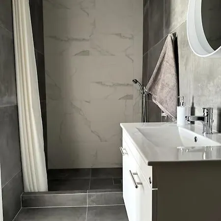 Apartment Thama 2 *