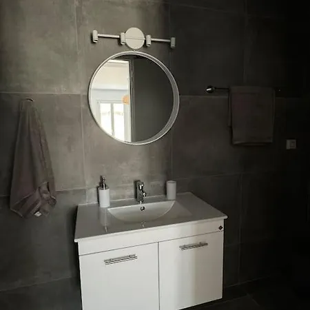 Thama 2 * Parikia (Paros)