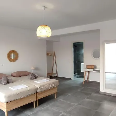 Thama 2 Parikia (Paros)